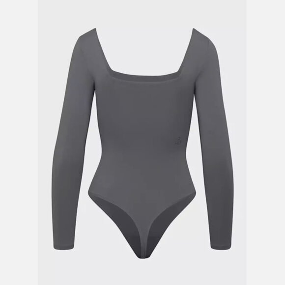Aritzia Babaton Contour Elegant Charcoal Square Neck Long Sleeve Bodysuit - Picture 2 of 8